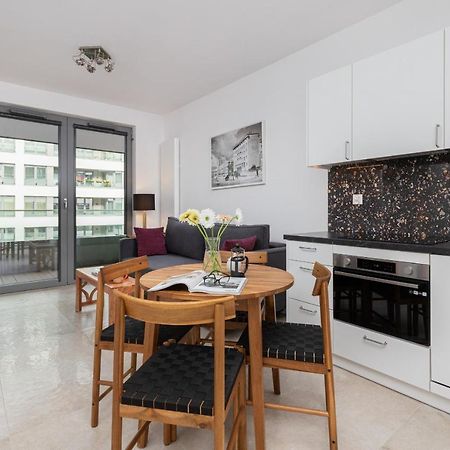 Plac Unii Apartment Gdynia City Centre By Noclegi Renters Kültér fotó