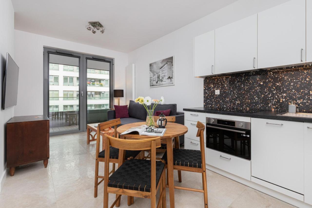 Plac Unii Apartment Gdynia City Centre By Noclegi Renters Kültér fotó